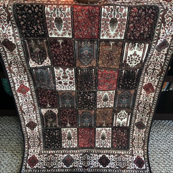 Handmade Silk Carpet “Nation” - Picture 8 of 8